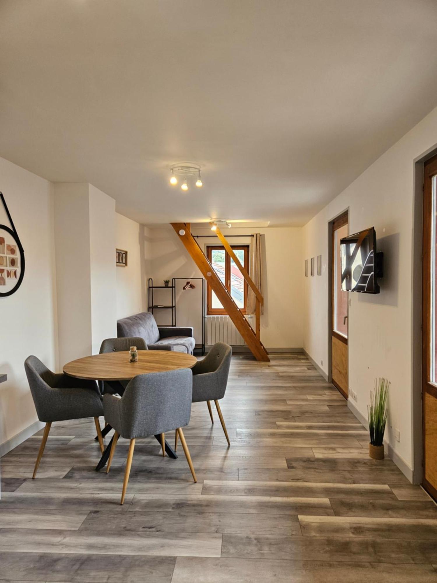 Pontarlier Le Sympa ! 400M De La Gare - Ma Petite Resa Apartment Luaran gambar